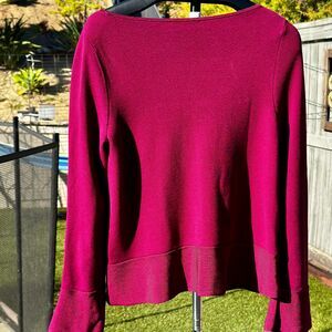 Ann Taylor LOFT Women’s Magenta Peplum Sweater Top Medium Rayon Nylon Knit